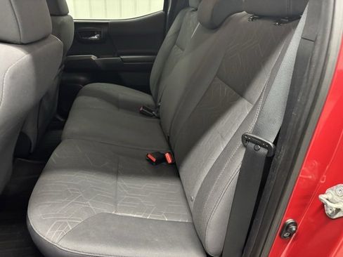 Used 2017 Toyota Tacoma TRD Off-Road w/ Premium & Technology Package image 9