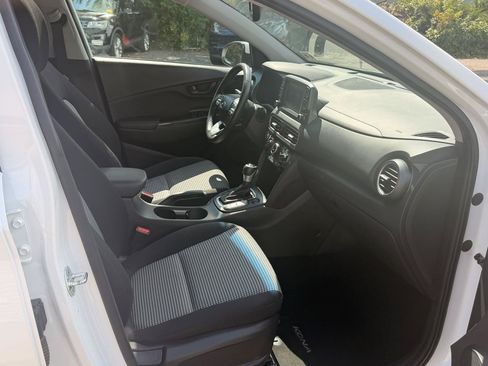 Used 2021 Hyundai Kona SEL Plus AWD/4WD image 28