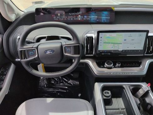 New 2026 Ford Expedition Platinum image 16