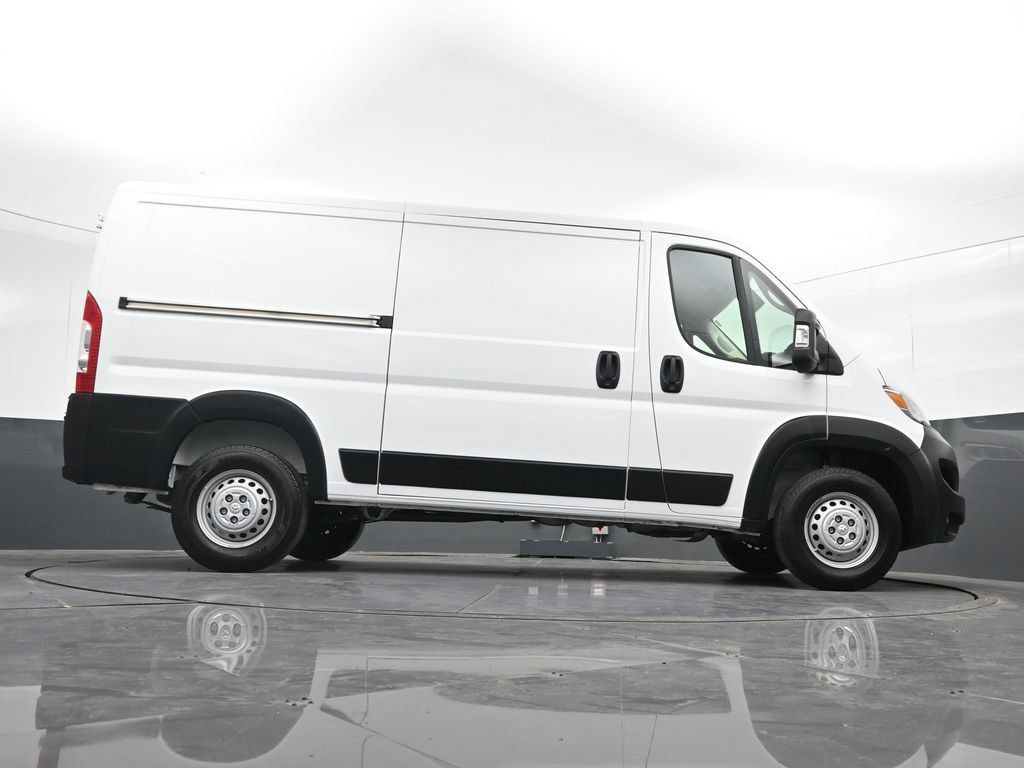 Used 2025 RAM ProMaster 2500 w/ Convenience Group FWD image 39