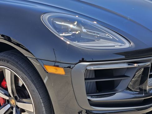 Certified 2023 Porsche Macan S AWD/4WD image 12