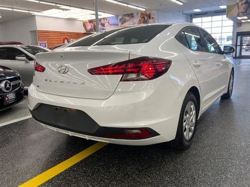 Used 2019 Hyundai Elantra SE FWD image 5