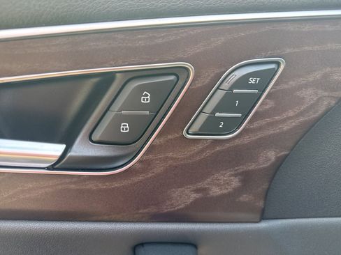 Used 2019 Audi Q8 Premium w/ Convenience Package AWD/4WD image 14