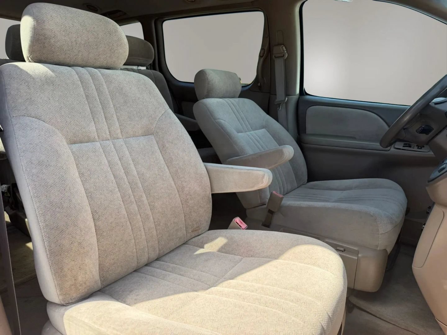 Used 2000 Toyota Sienna CE w/ CE Extra Value Pkg FWD image 18