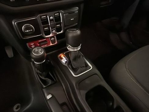 Used 2024 Jeep Wrangler Unlimited AWD/4WD image 20