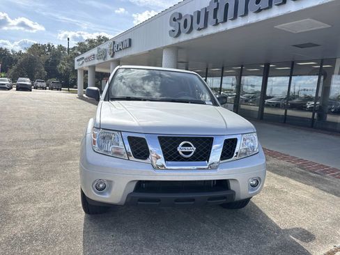 Used 2019 Nissan Frontier SV w/ Value Truck Package image 2