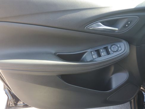 Used 2025 Buick Encore GX Preferred FWD image 8