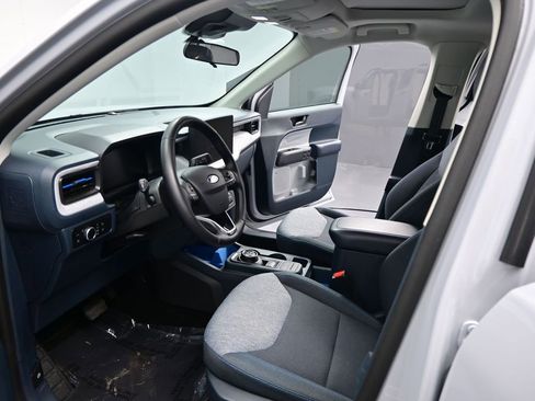 Used 2025 Ford Maverick XLT w/ XLT Luxury Package image 8