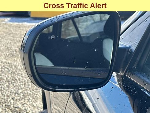 Used 2024 Chevrolet Trax RS w/ Driver Confidence Package image 8