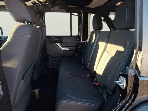 Used 2017 Jeep Wrangler Unlimited Rubicon w/ Dual Top Group image 24