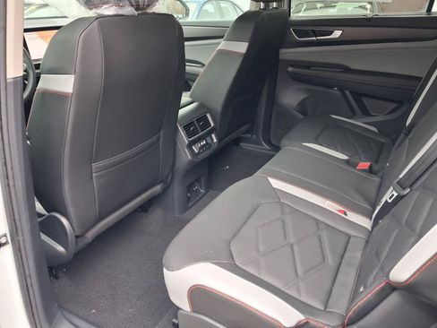 New 2026 Volkswagen Atlas Peak Edition AWD/4WD image 10