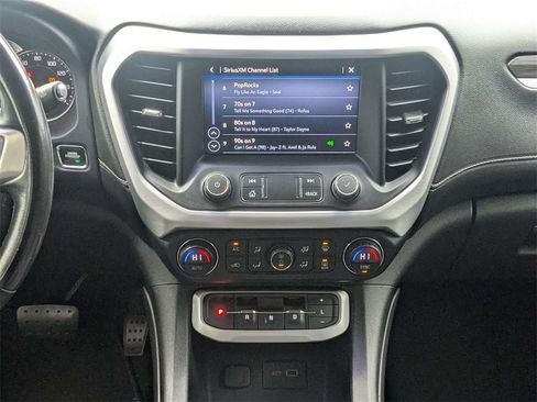 Used 2020 GMC Acadia SLT image 20