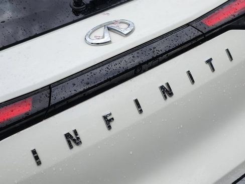 Used 2023 INFINITI QX60 Luxe w/ Cargo Package FWD image 6