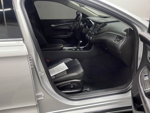 Used 2018 Chevrolet Impala LT FWD image 20