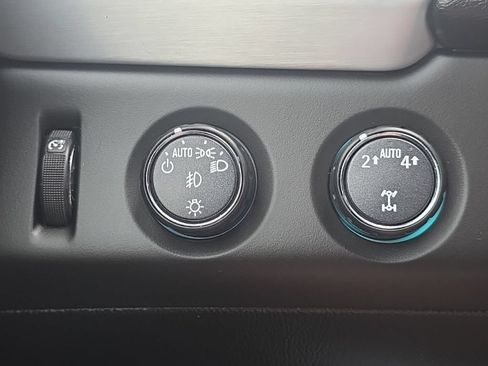 Used 2018 GMC Yukon SLT AWD/4WD image 29