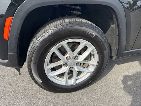 Used 2024 Jeep Grand Cherokee L Laredo w/ Luxury Tech Group I image 9