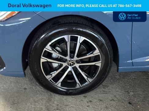 Used 2025 Volkswagen Jetta Sport image 11