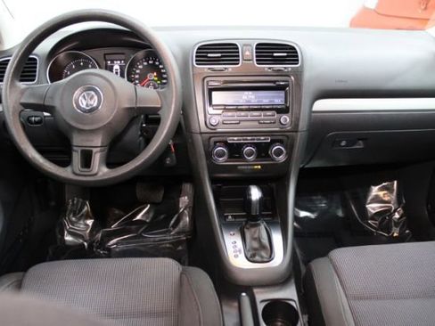 Used 2014 Volkswagen Golf 2.5L image 2