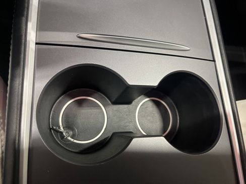 Used 2021 Tesla Model Y Performance image 18