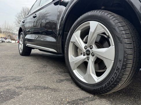 Certified 2025 Audi Q5 2.0T Premium Plus w/ Premium Plus Package image 9