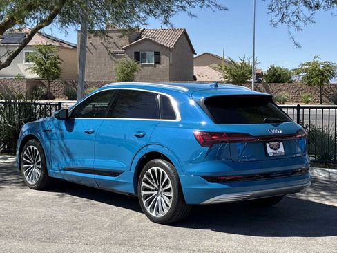 Used 2019 Audi e-tron Prestige w/ Prestige Package AWD/4WD image 6