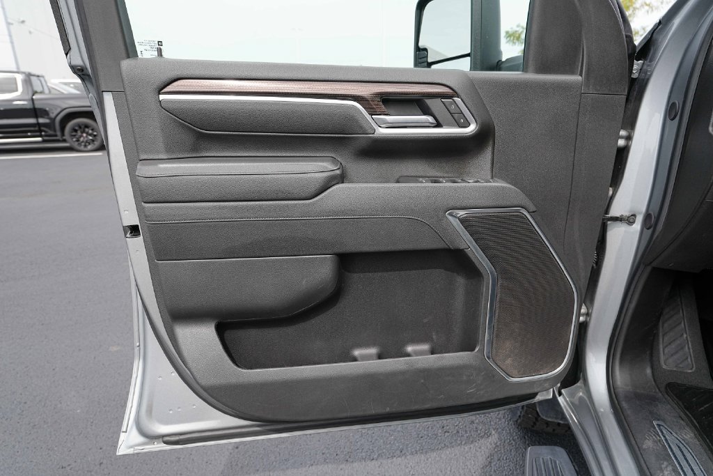 Used 2025 Chevrolet Silverado 2500 LT w/ Convenience Package AWD/4WD image 26