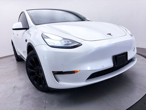 Used 2021 Tesla Model Y Long Range AWD/4WD image 17