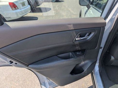 Certified 2023 Nissan Rogue SL AWD/4WD image 10