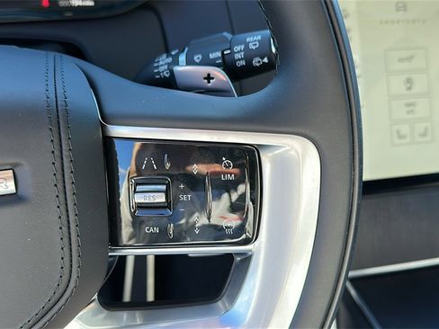 New 2025 Land Rover Range Rover Long Wheelbase SE image 14