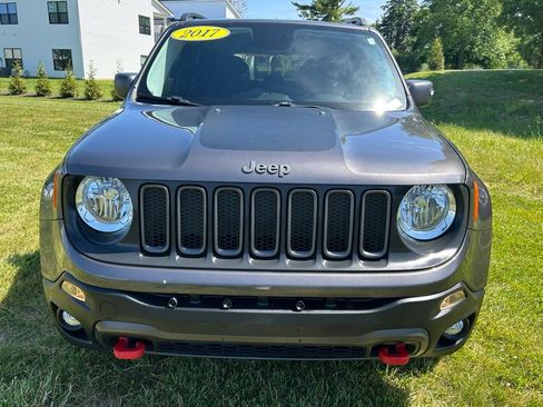 Used 2017 Jeep Renegade Trailhawk AWD/4WD image 10