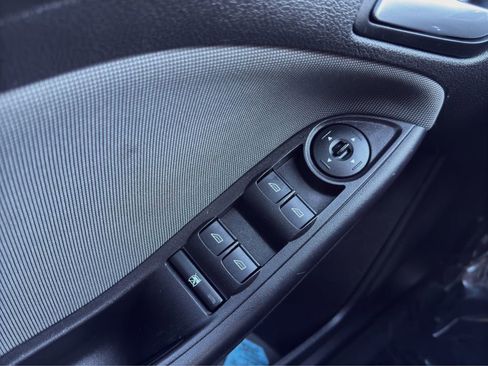 Used 2013 Ford Focus SE image 10