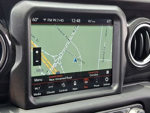 Used 2021 Jeep Wrangler Unlimited Sahara AWD/4WD image 16