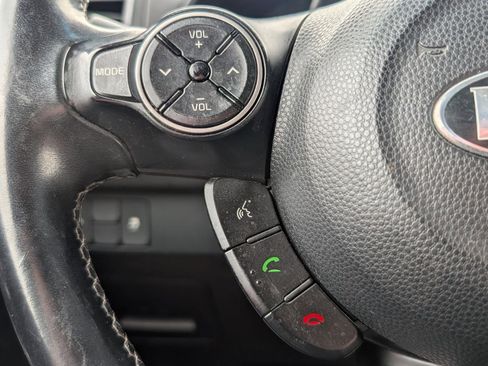 Used 2018 Kia Soul + FWD image 21