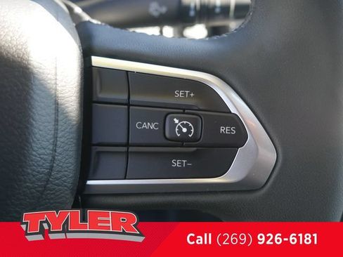 Used 2024 Jeep Compass Latitude AWD/4WD image 27