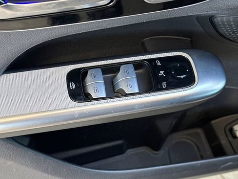 Used 2025 Mercedes-Benz GLC 350e GLC 350e image 15