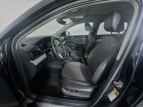 Used 2023 Volkswagen Taos SE w/ Panoramic Sunroof Package FWD image 13