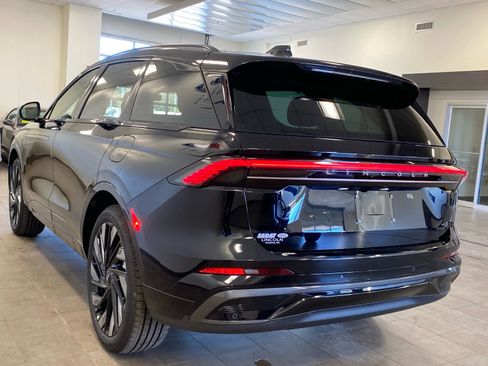 New 2026 Lincoln Nautilus Reserve w/ Jet Appearance Package image 5