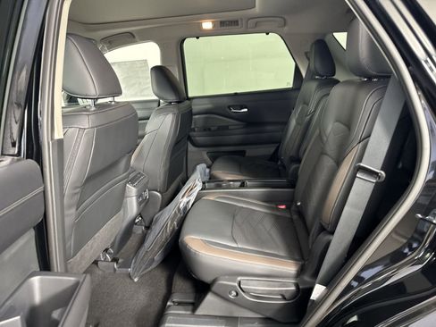 New 2025 Nissan Pathfinder Platinum image 22