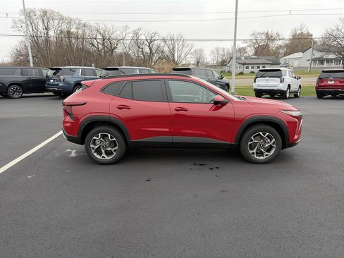 New 2026 Chevrolet Trax LT image 2