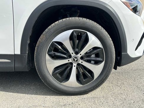 Used 2025 Mercedes-Benz GLA 250 4MATIC image 10