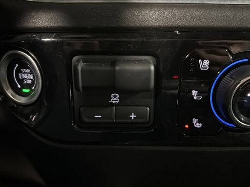 Used 2024 Chevrolet Silverado 1500 LTZ image 28