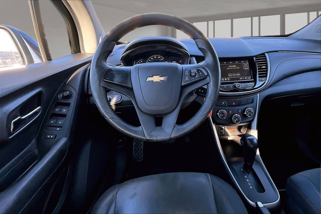 Used 2019 Chevrolet Trax LS AWD/4WD image 5