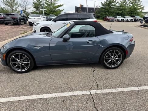 Used 2020 MAZDA MX-5 Miata Grand Touring RWD image 3