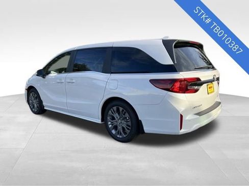 New 2026 Honda Odyssey Touring image 5