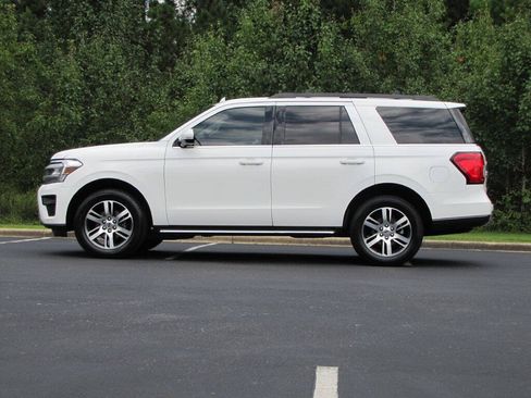 Used 2022 Ford Expedition XLT RWD image 5
