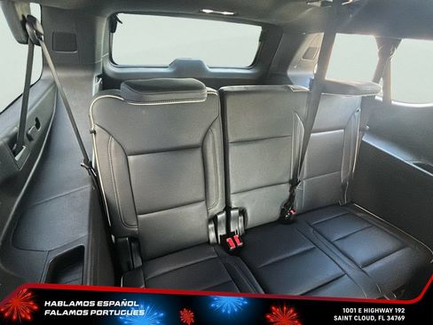 Used 2025 Chevrolet Suburban Premier RWD image 30