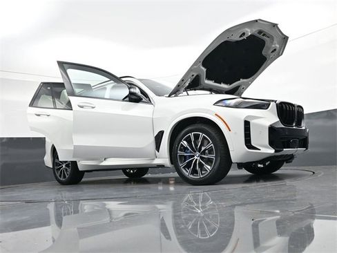 New 2026 BMW X5 M60i w/ Executive Package image 37