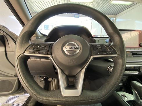 Used 2021 Nissan Altima 2.5 SV FWD image 25