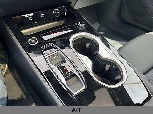 New 2026 Audi A6 Premium Plus AWD/4WD image 34