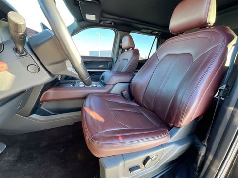 Used 2022 Ford Expedition Max Limited image 16